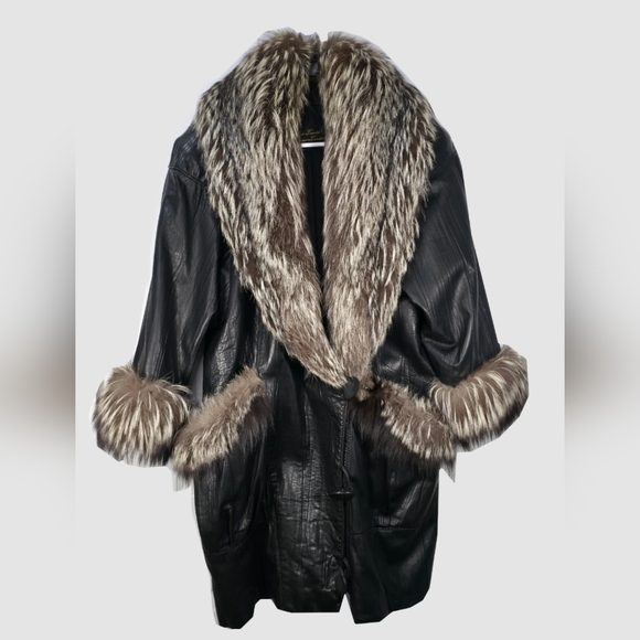 Vintage Jackets & Blazers - Vintage Black Leather Coat Silver Fox Fur Collar & Cuffs L-XL Mob Wife Baddie